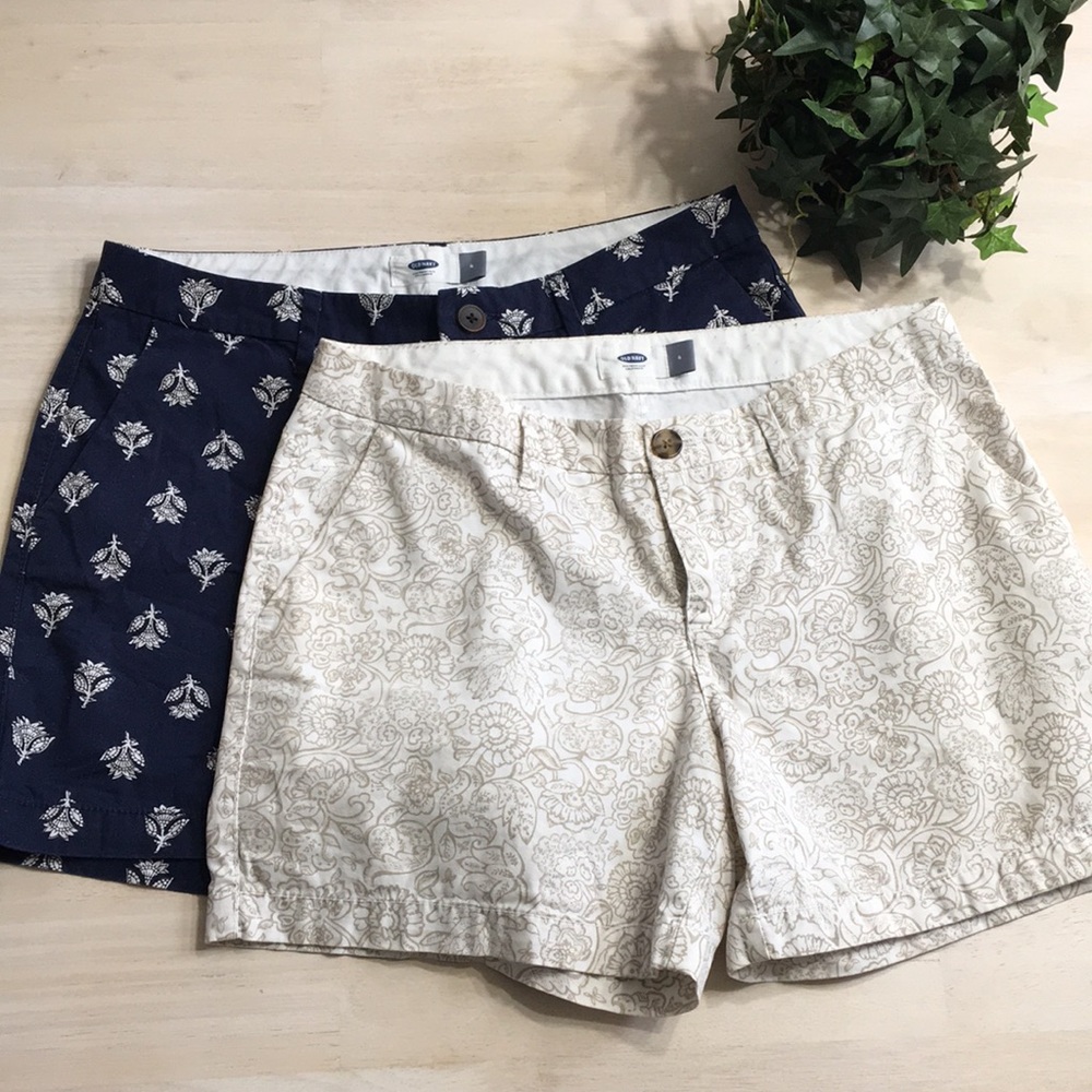 Old Navy Mid-Rise Shorts 4-inch inseam (2 total)